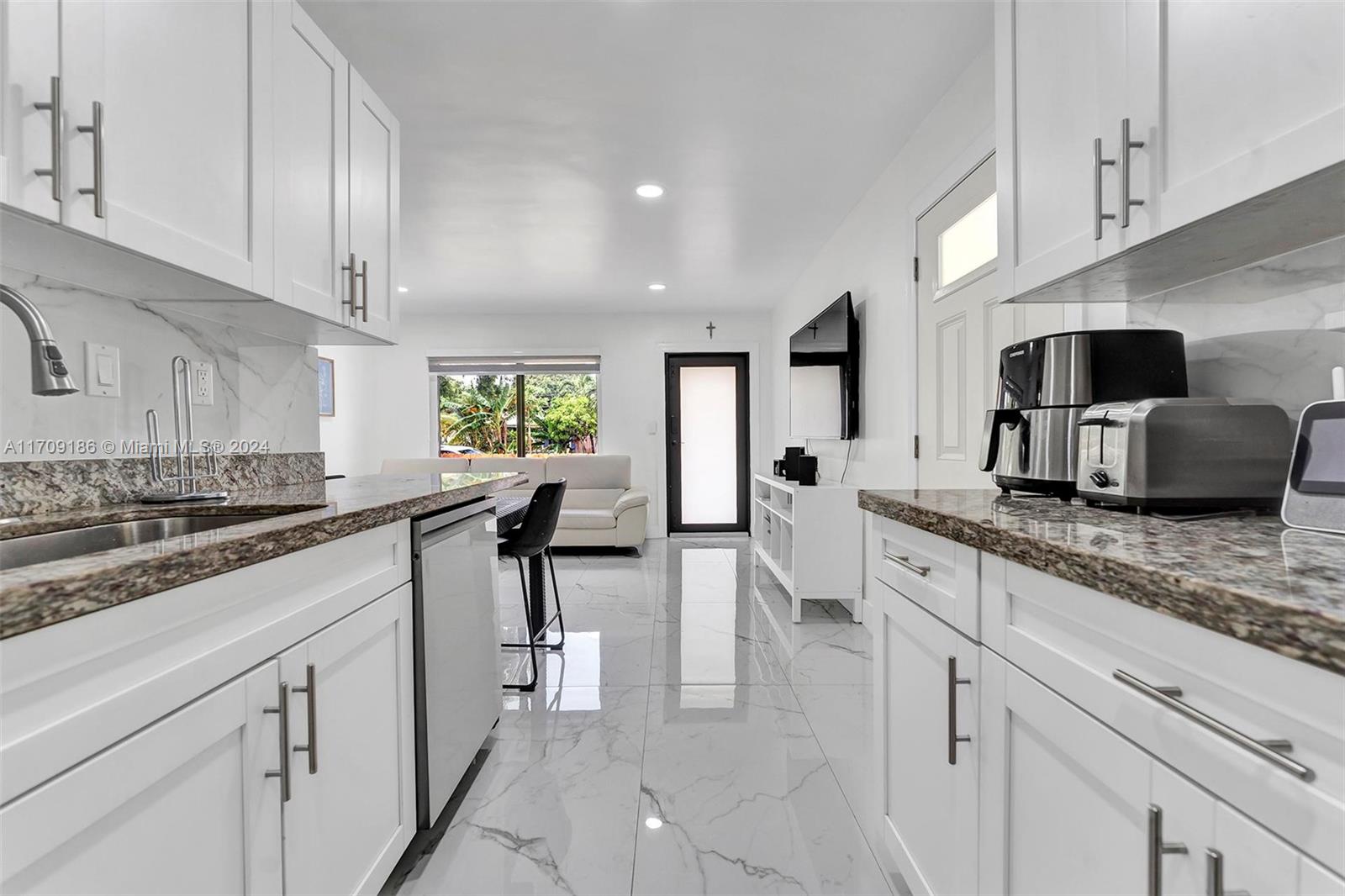 COLLIER MANOR FIRST ADD - Residential