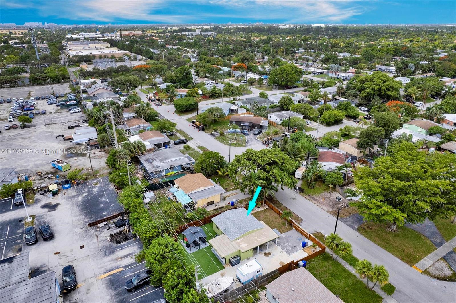 COLLIER MANOR FIRST ADD - Residential