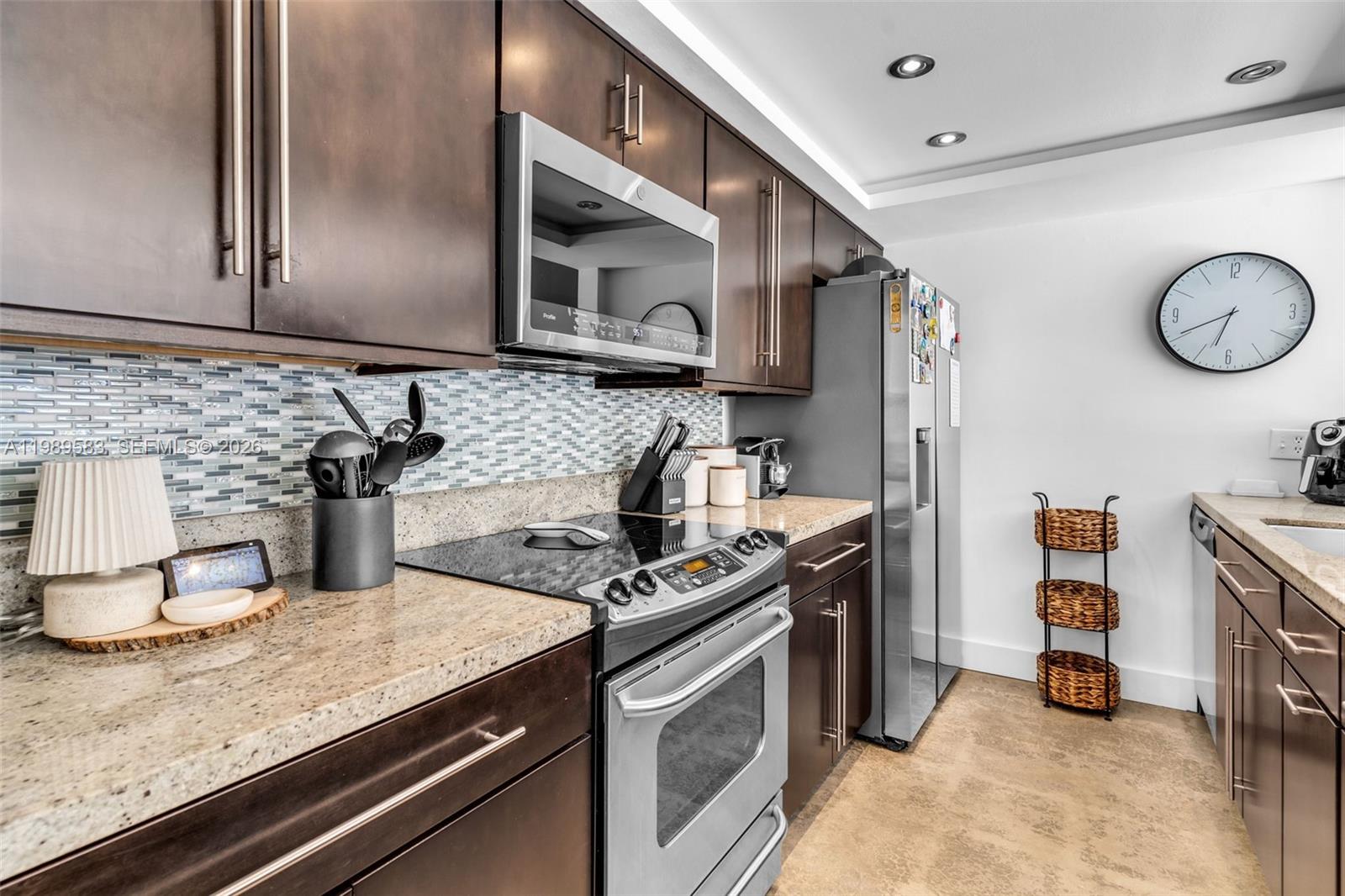 CALUSA POINT - Residential