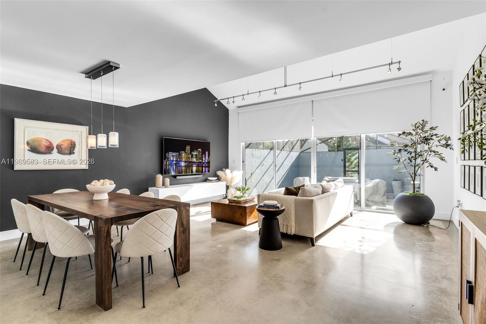 CALUSA POINT - Residential