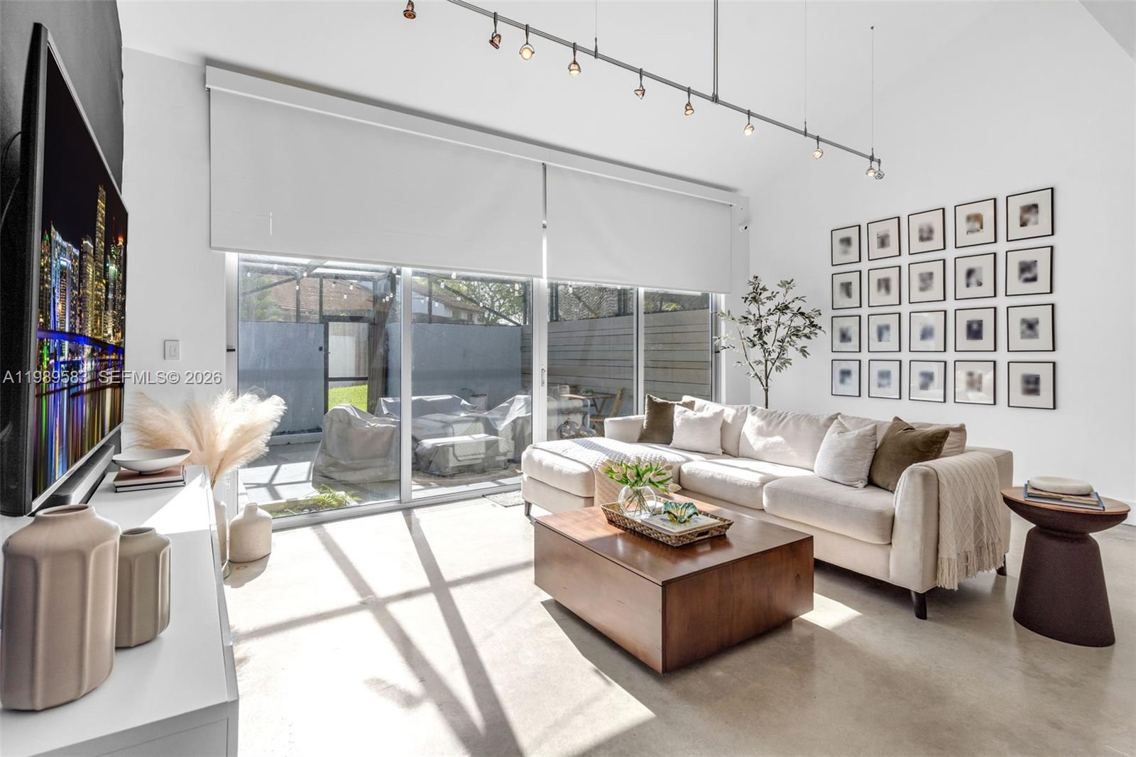 CALUSA POINT - Residential