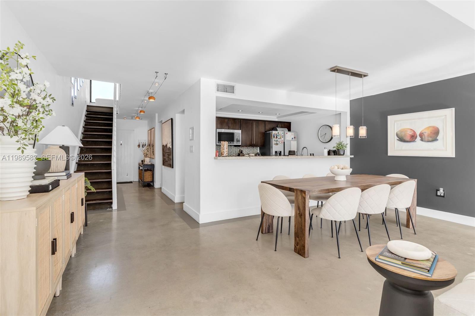 CALUSA POINT - Residential