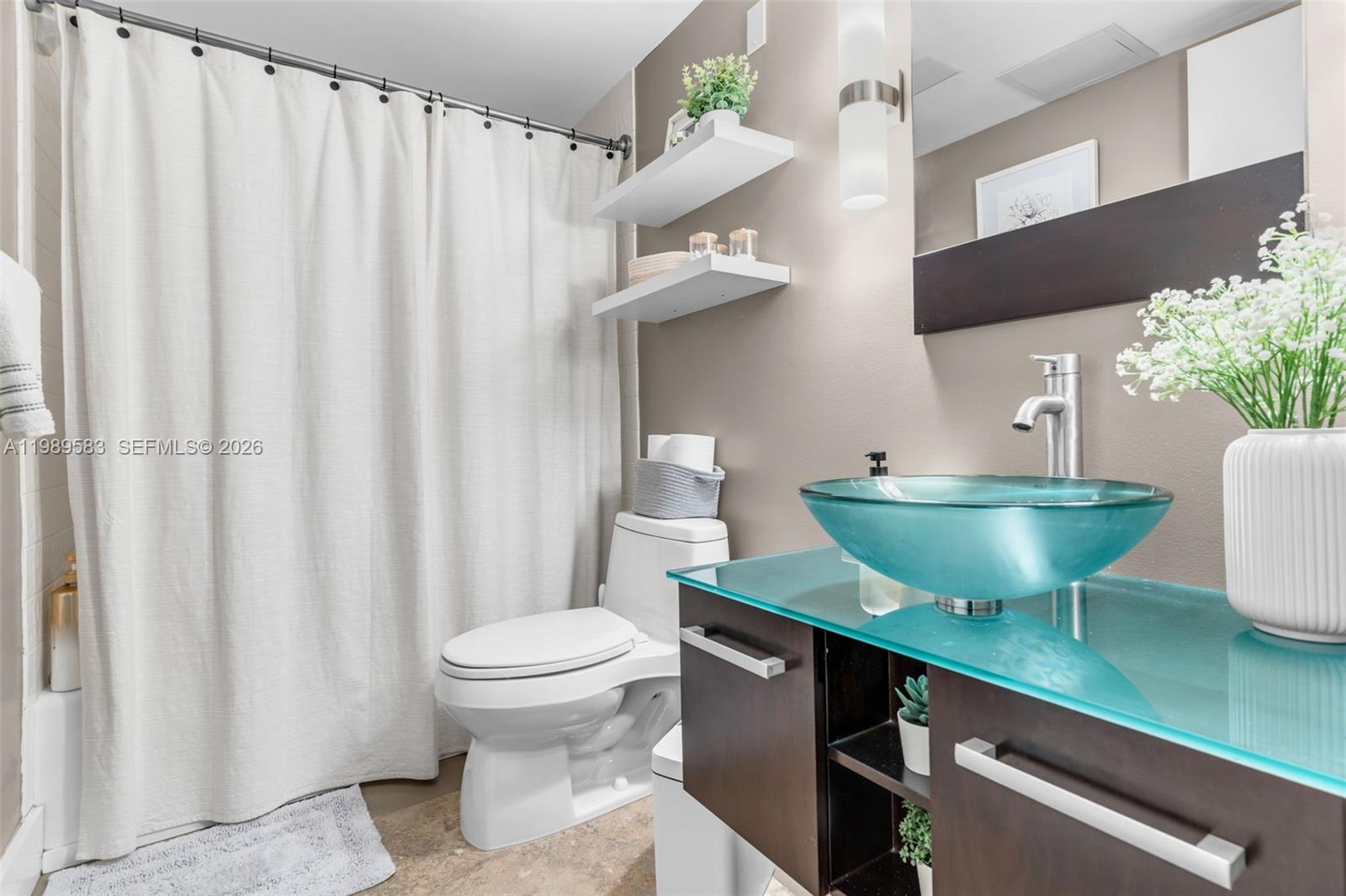 CALUSA POINT - Residential