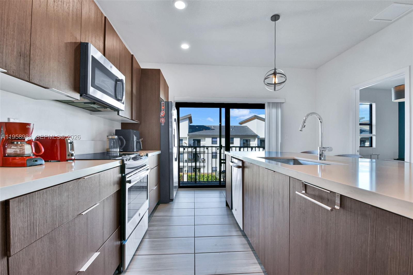 GRAND BAY SOUTH VILLAS - Residential Lease