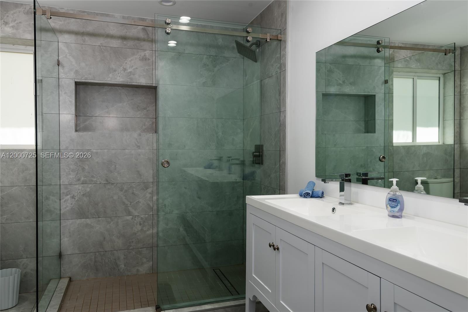 ENCHANTED LAKE SEC 2 - AN - Residential Lease