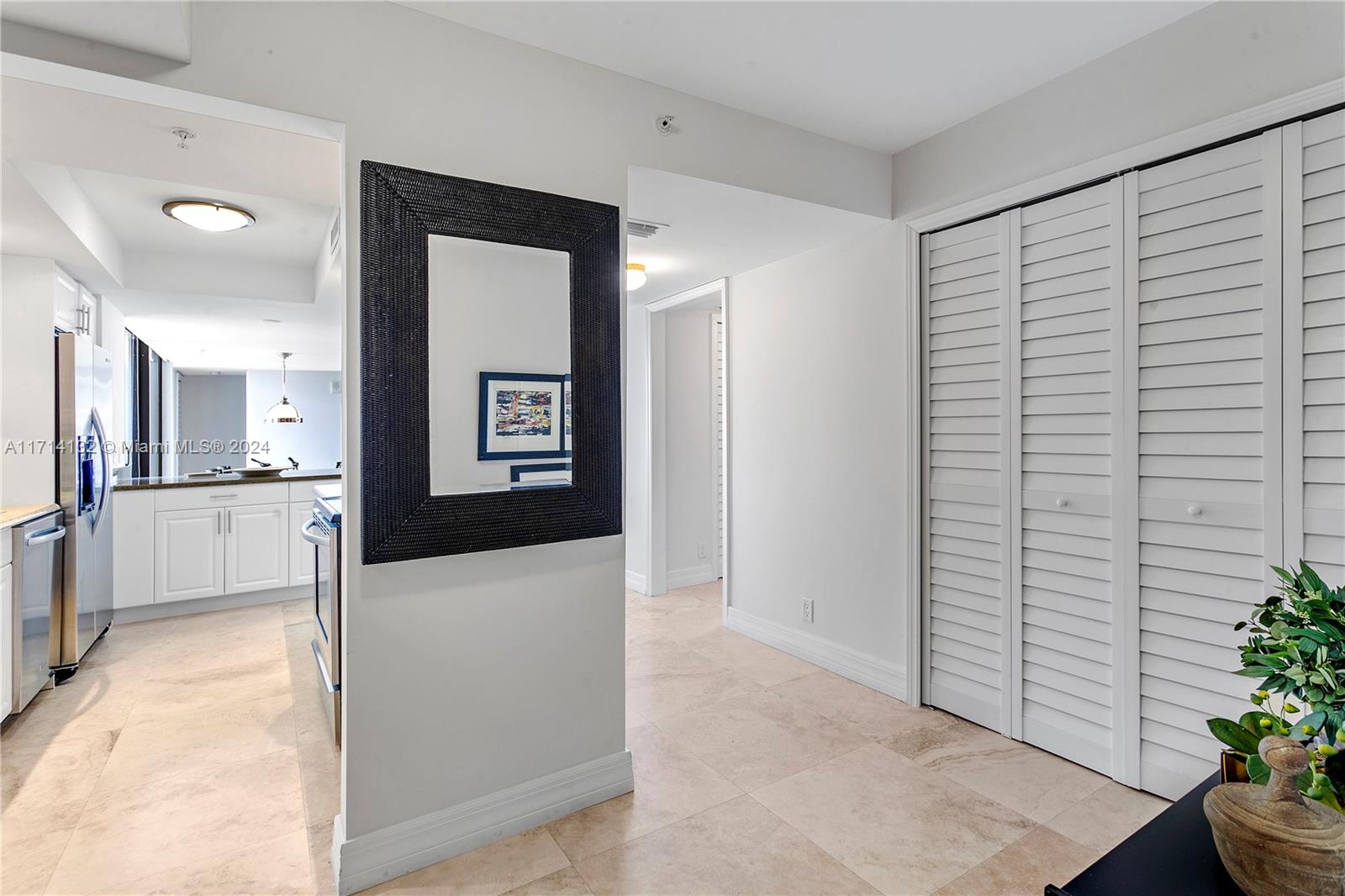 TIARA CONDO - Residential