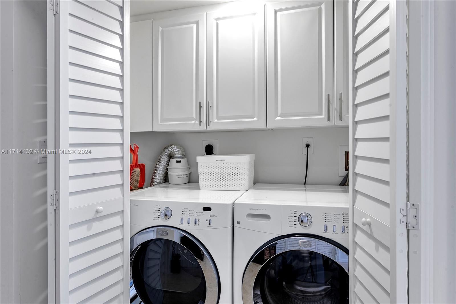 TIARA CONDO - Residential