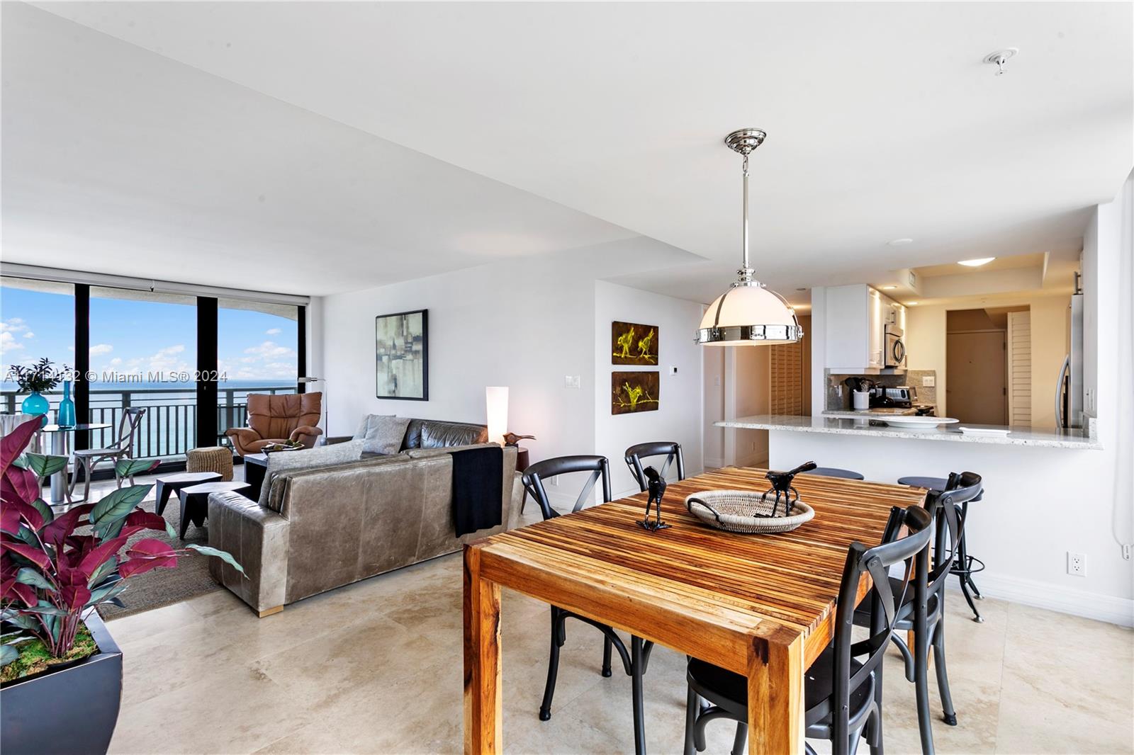 TIARA CONDO - Residential