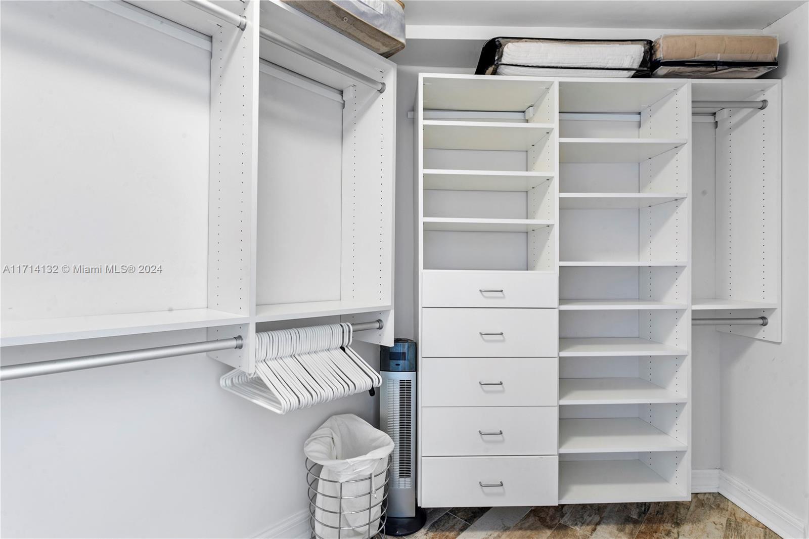 TIARA CONDO - Residential