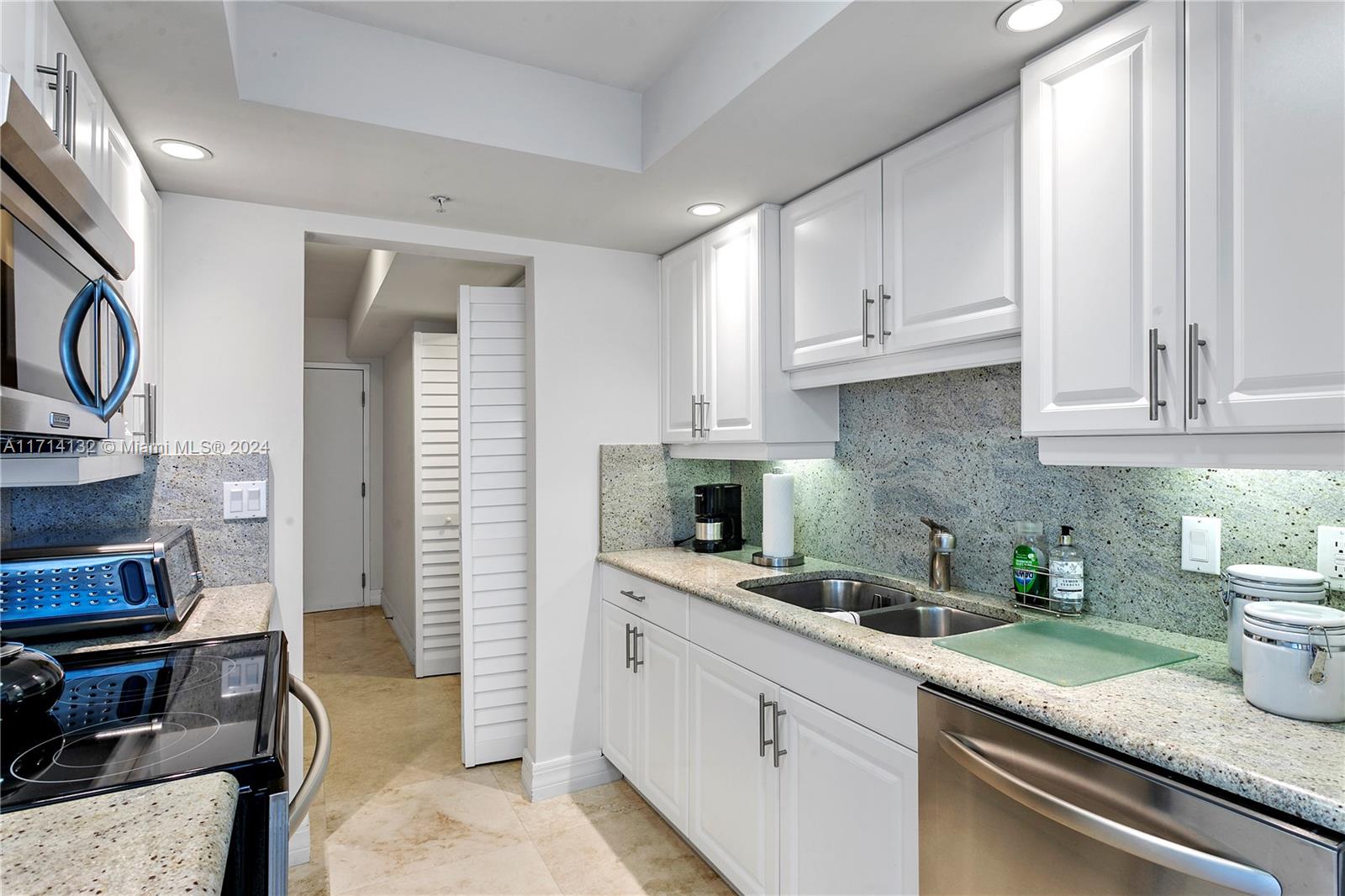 TIARA CONDO - Residential
