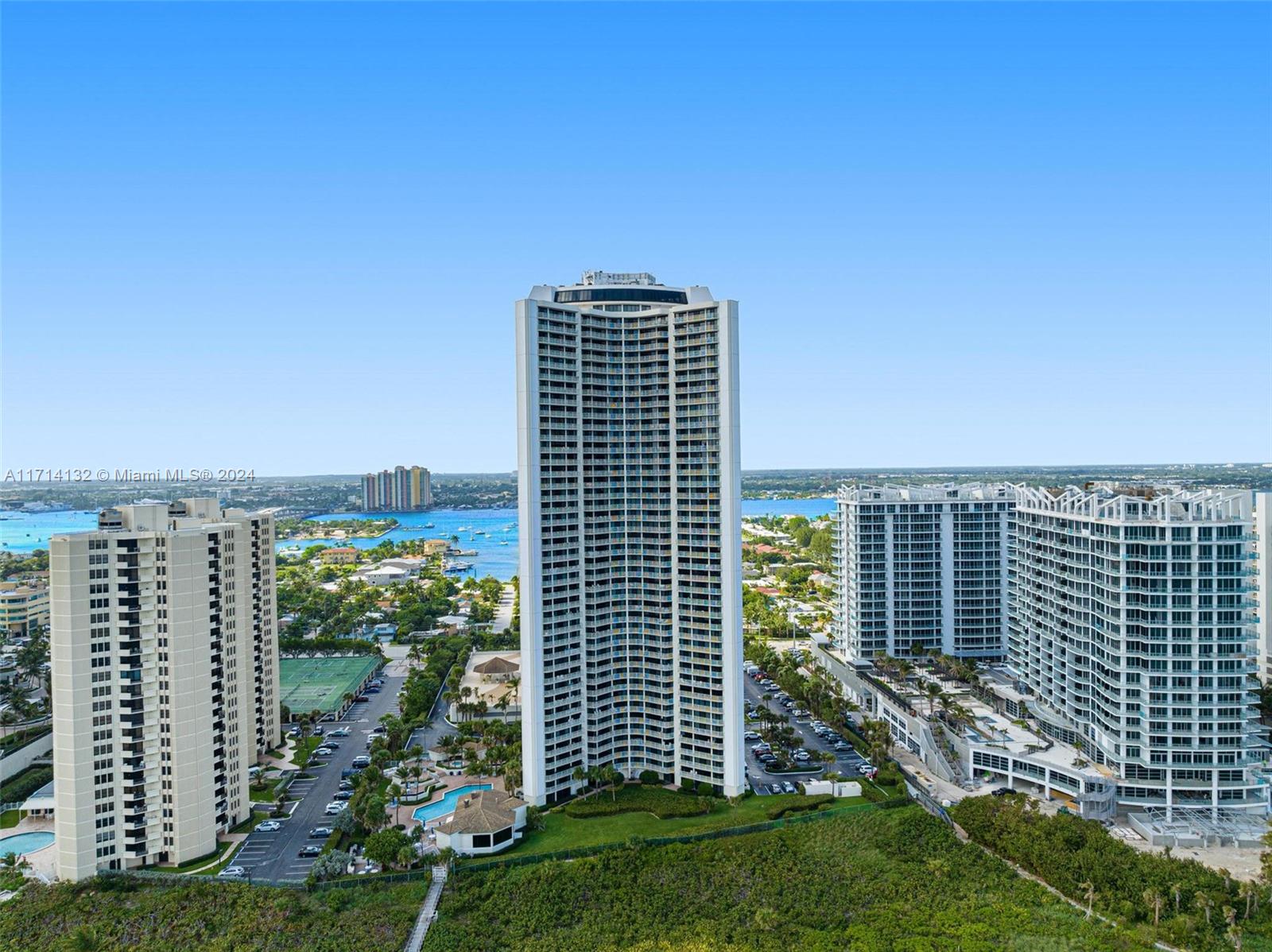 TIARA CONDO - Residential