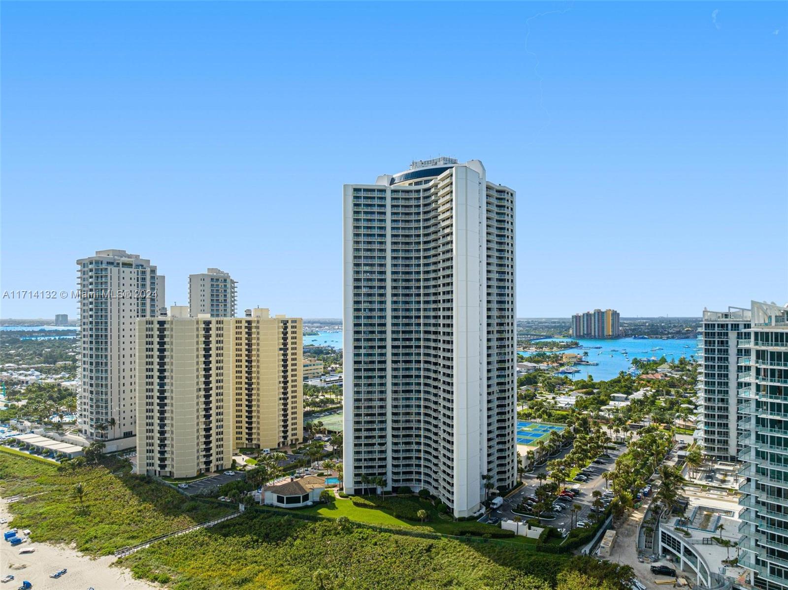 TIARA CONDO - Residential