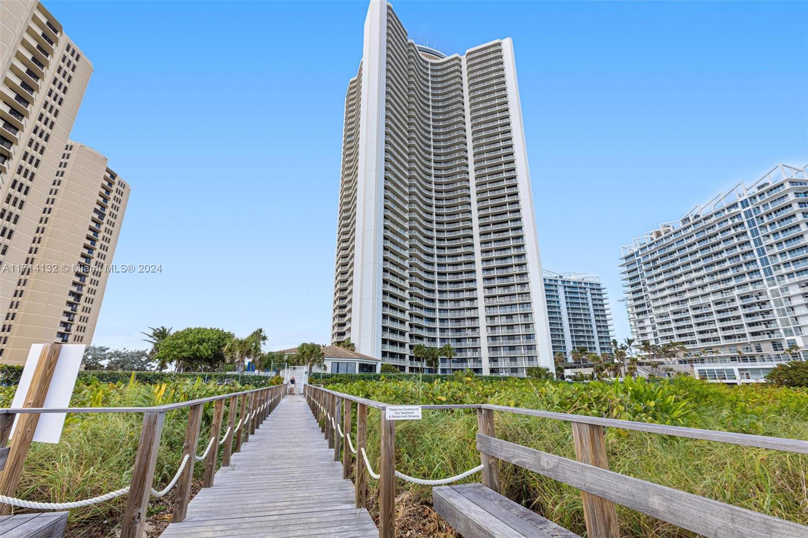 TIARA CONDO - Residential