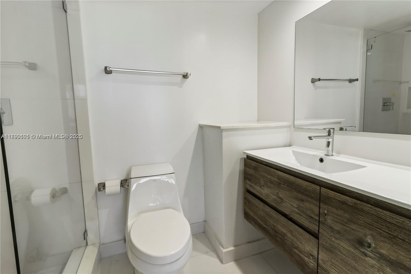 AMBASSADORS V NORTH CONDO - Residential Lease