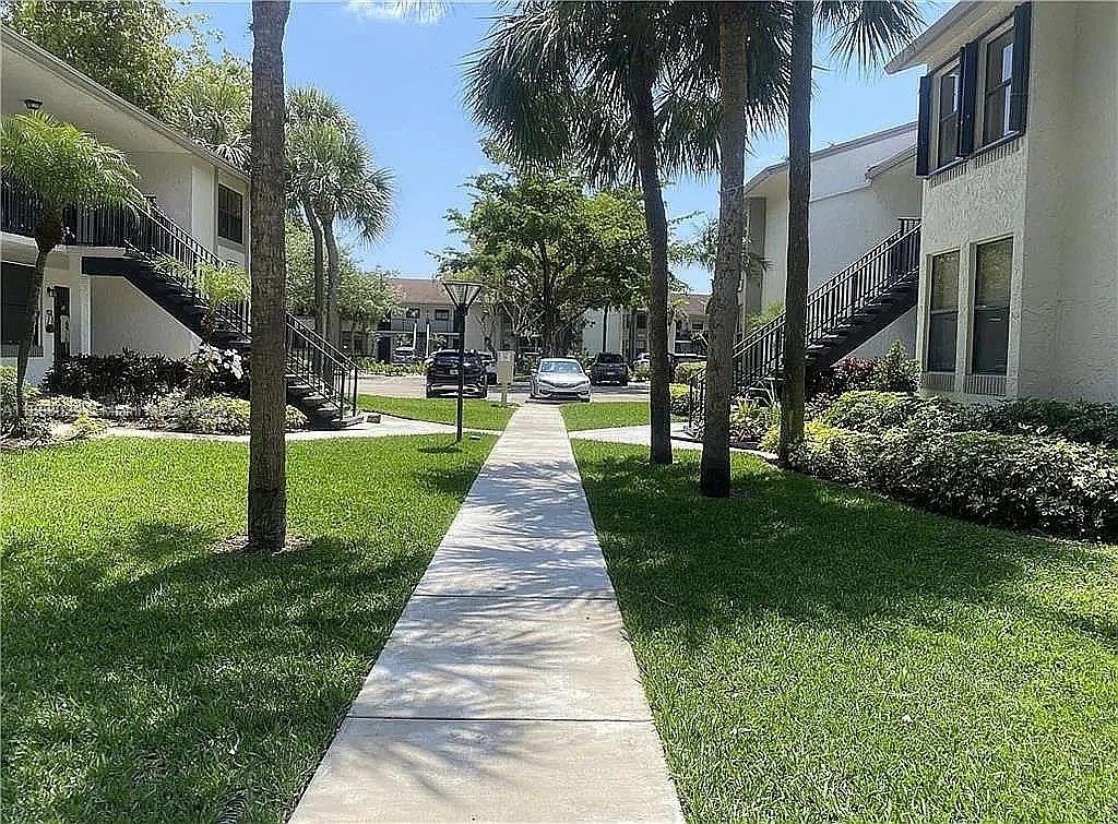 VILLAS AT MEADOW LAKES CO - Residential