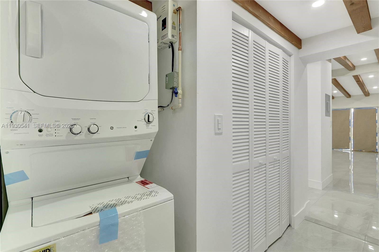 NORTH WEST LAUDERDALE - Residential