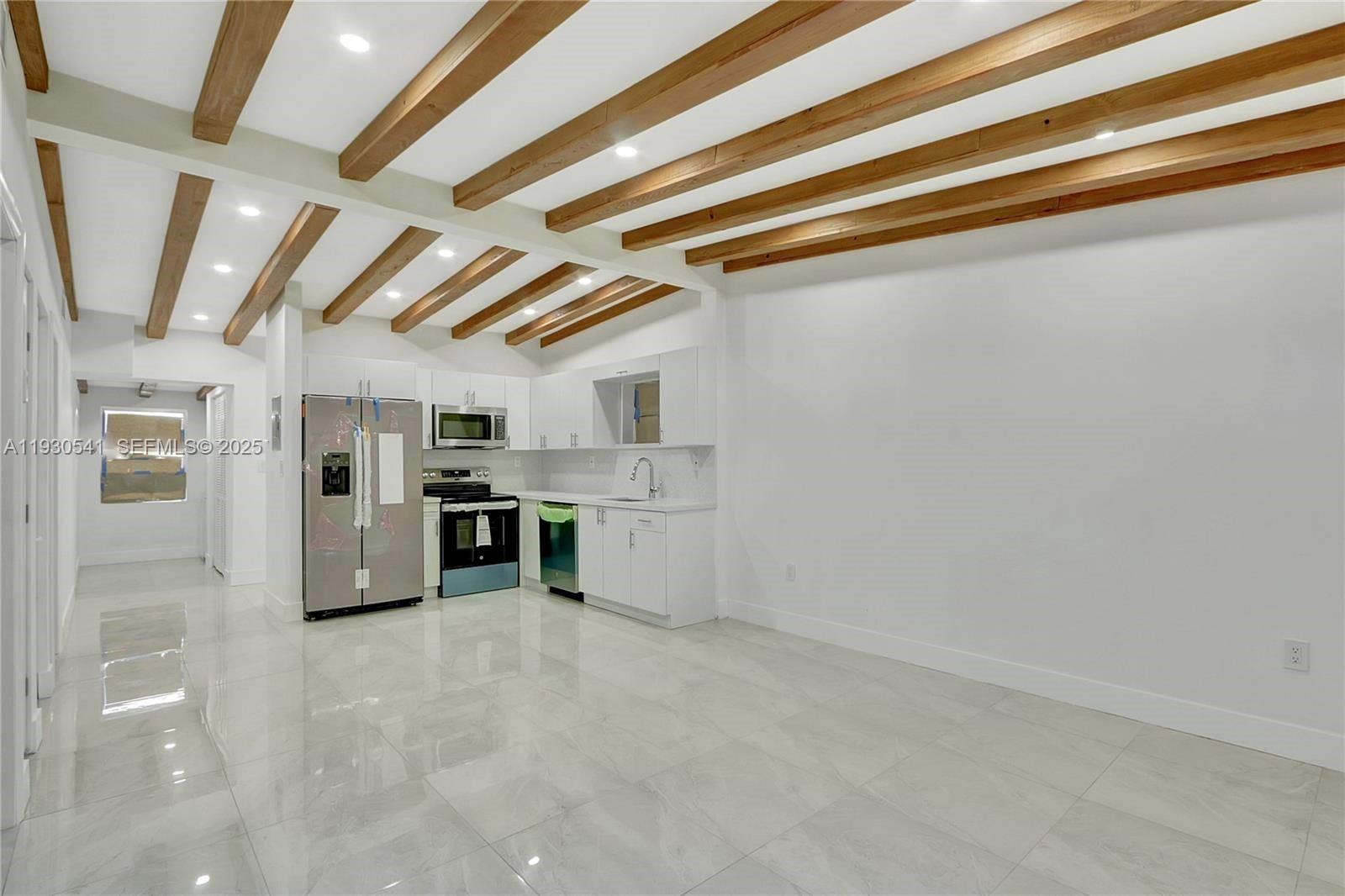 NORTH WEST LAUDERDALE - Residential