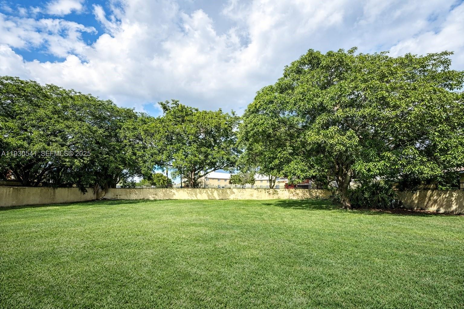 NORTH WEST LAUDERDALE - Residential