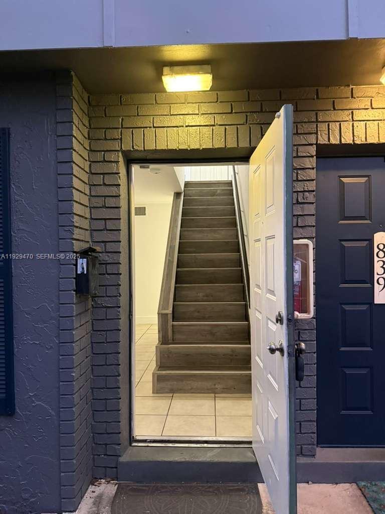 TOWNHOUSES OF PLANTATION - Residential Lease