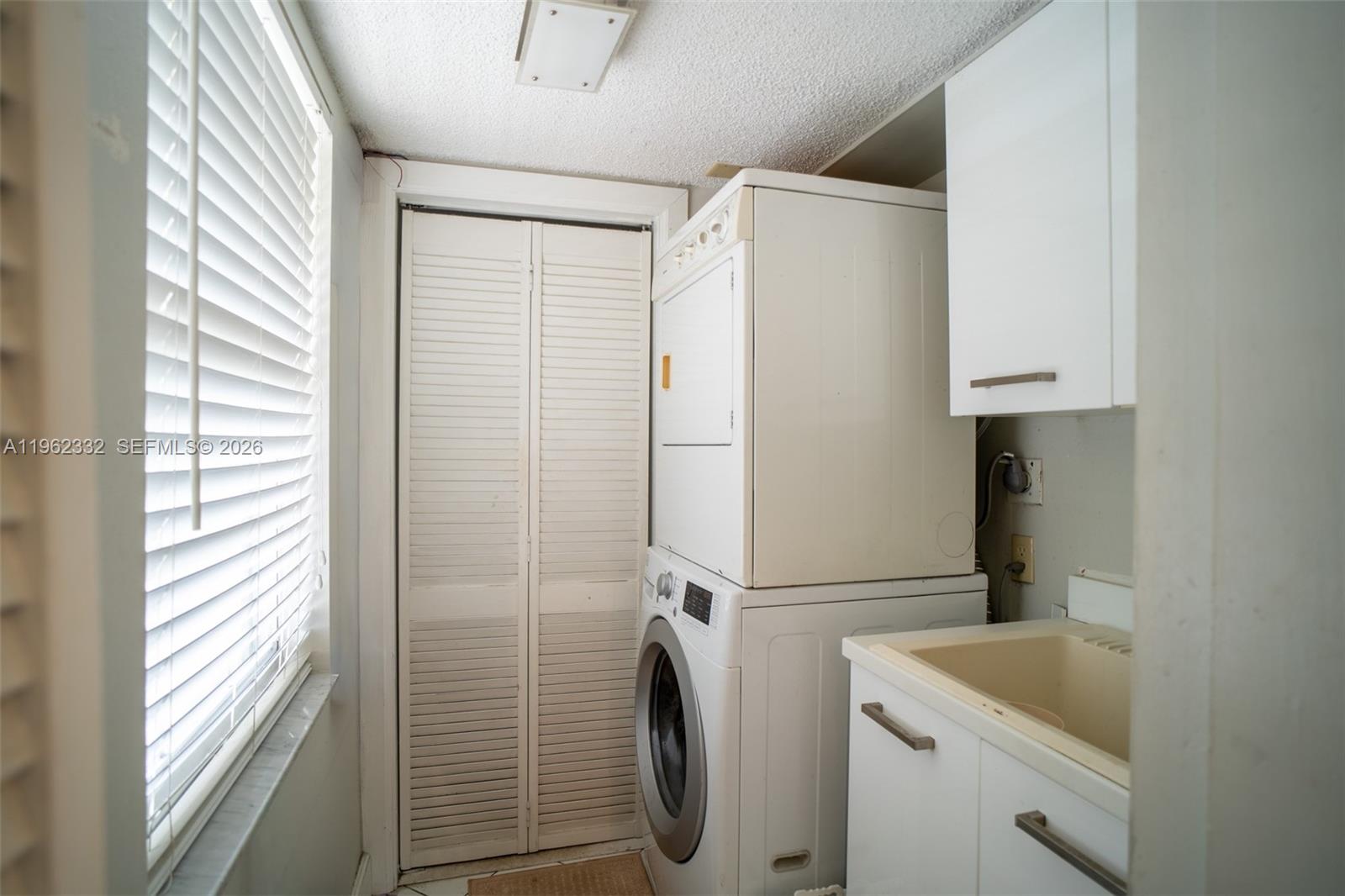 NO 112 PALM-AIRE COUNTRY - Residential