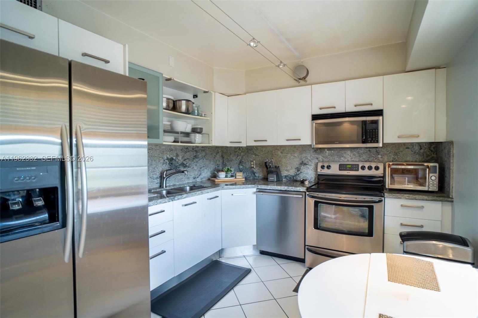 NO 112 PALM-AIRE COUNTRY - Residential