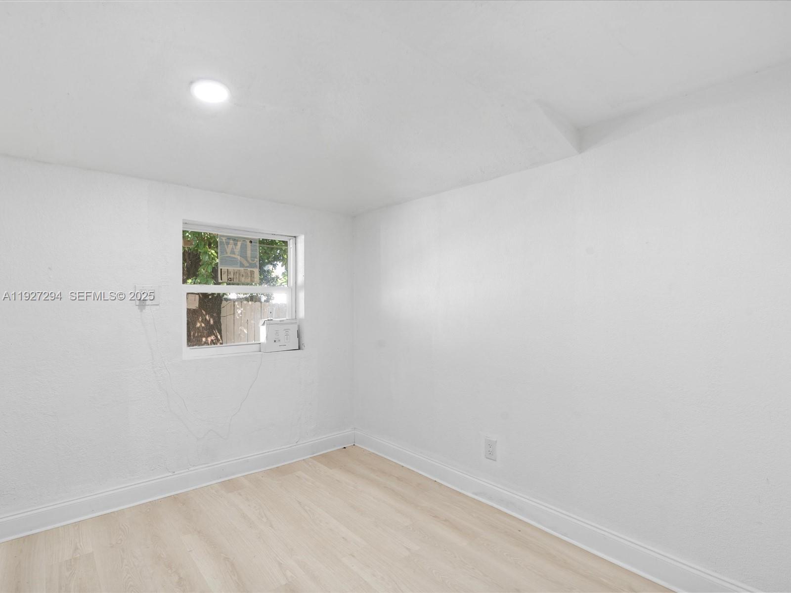 LIBERTY CITY - Residential