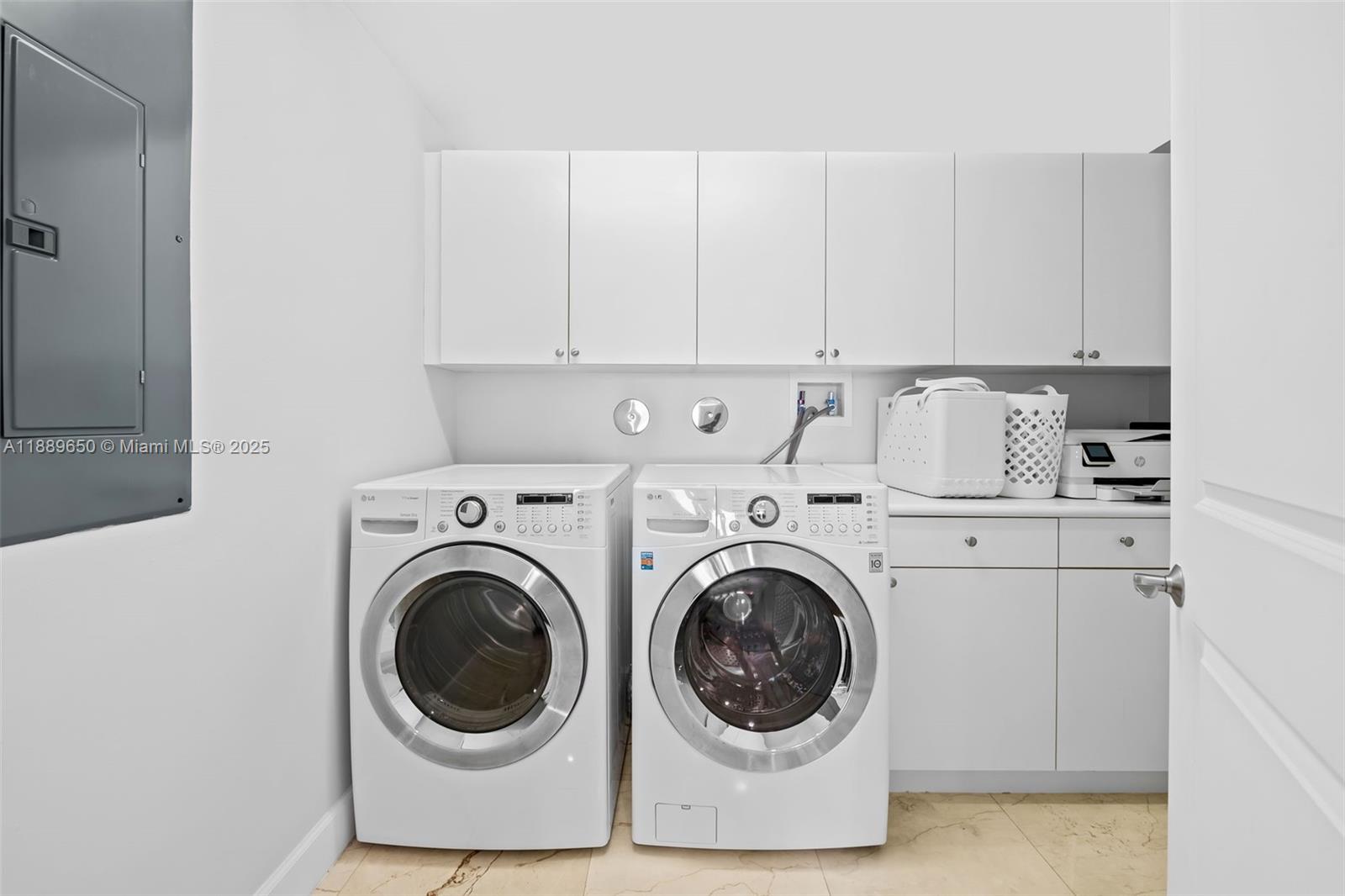 HEMINGWAY LANDINGS CONDO - Residential