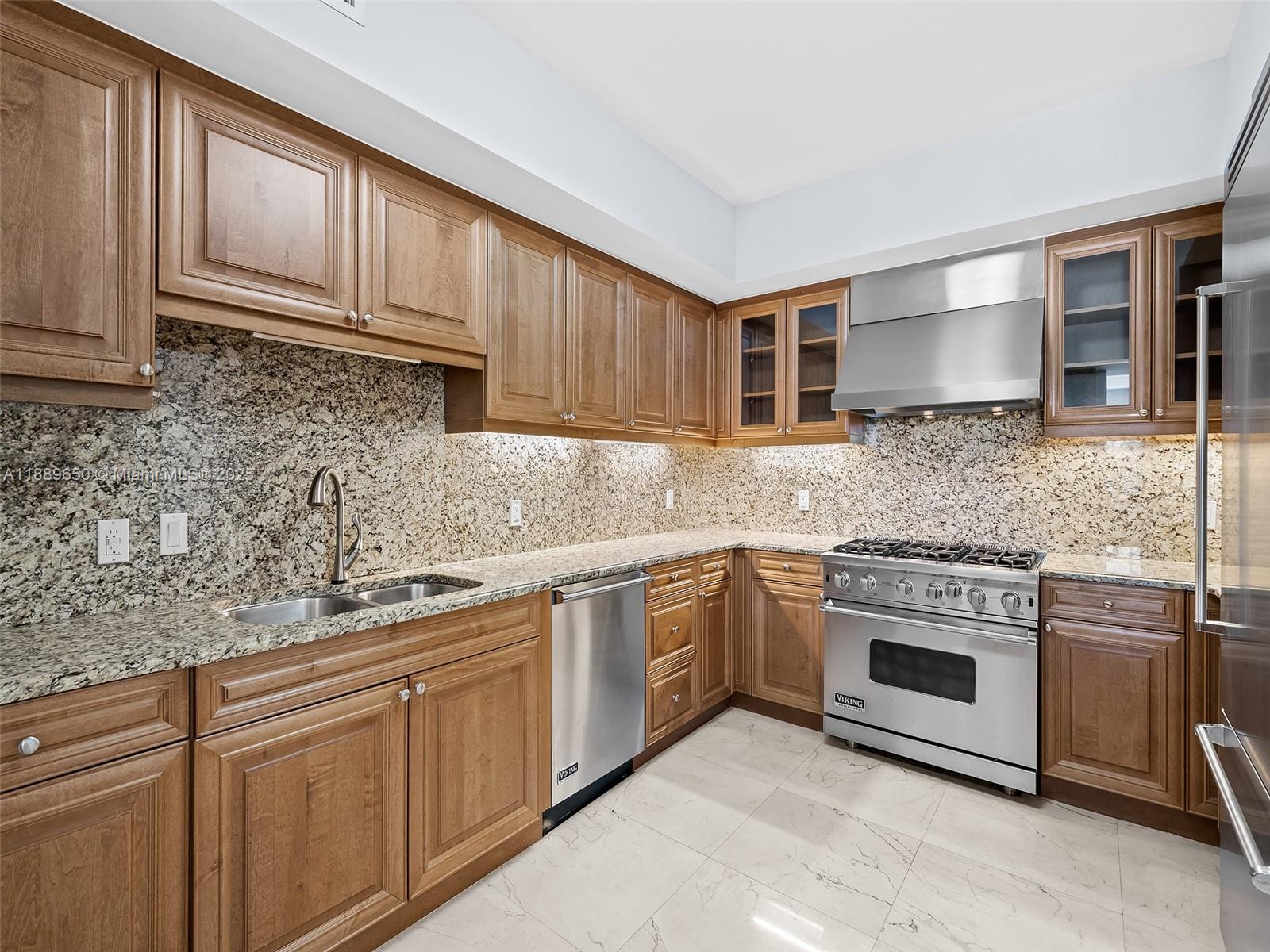 HEMINGWAY LANDINGS CONDO - Residential