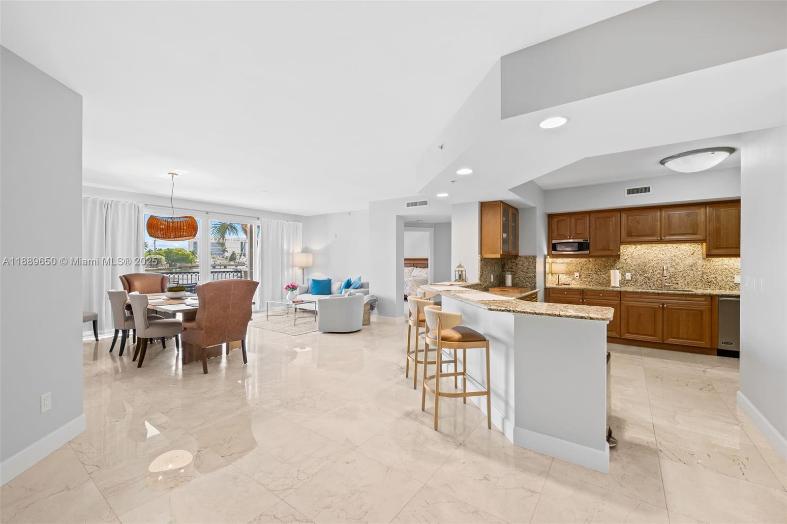 HEMINGWAY LANDINGS CONDO - Residential