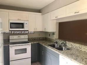Rental Property at 3445 Oak Dr, Hollywood, Broward County, Florida - Bedrooms: 2 
Bathrooms: 3  - $2,500 MO.