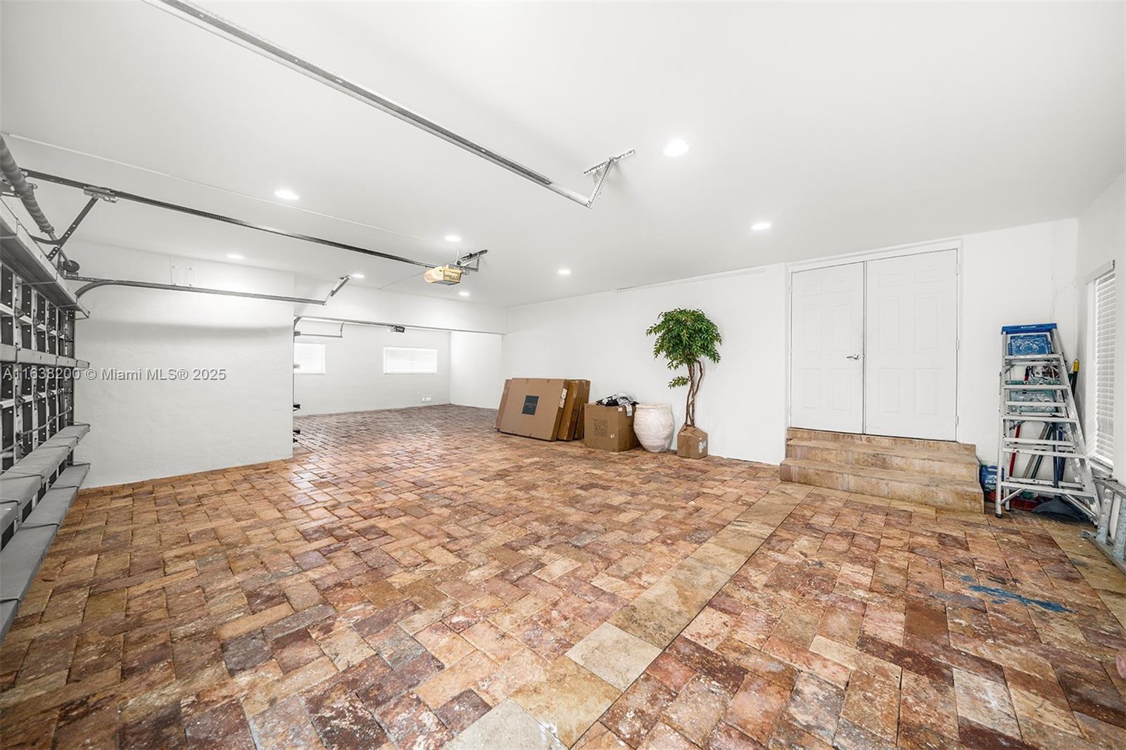 MARIEL GROVE VIEW - Residential