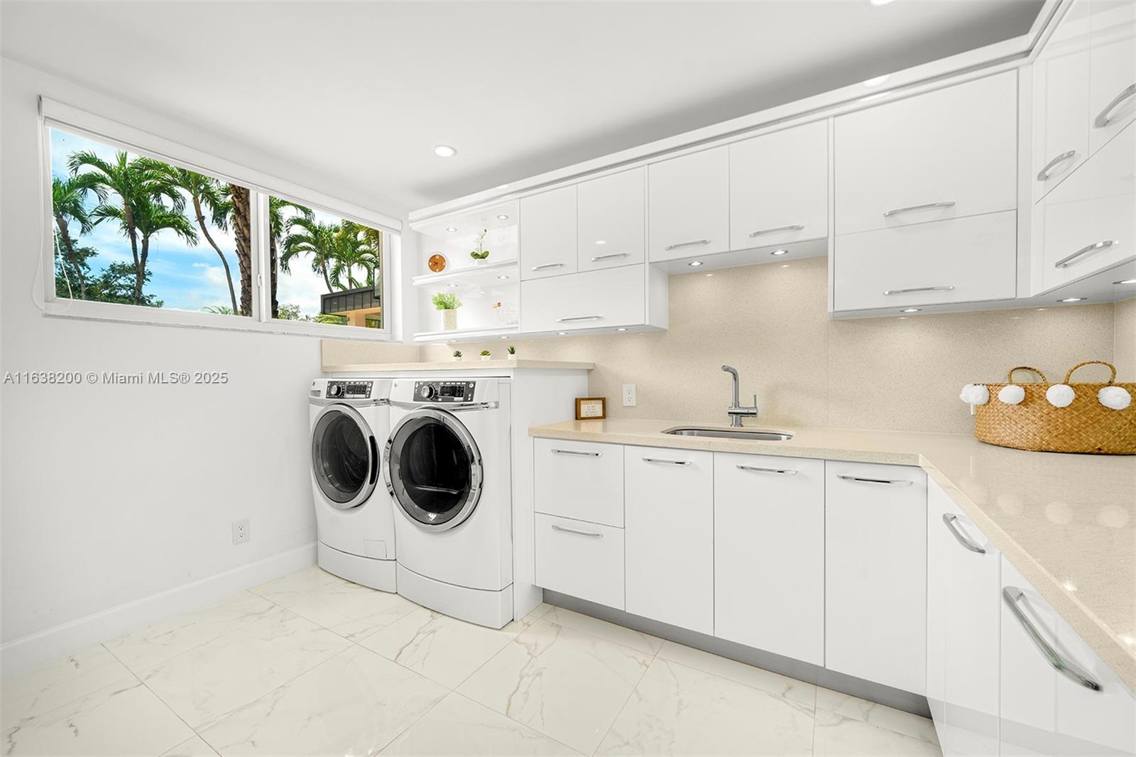 MARIEL GROVE VIEW - Residential