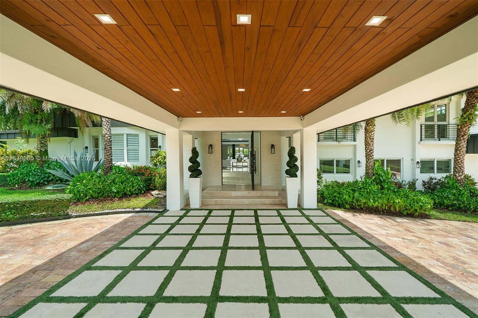 MARIEL GROVE VIEW - Residential