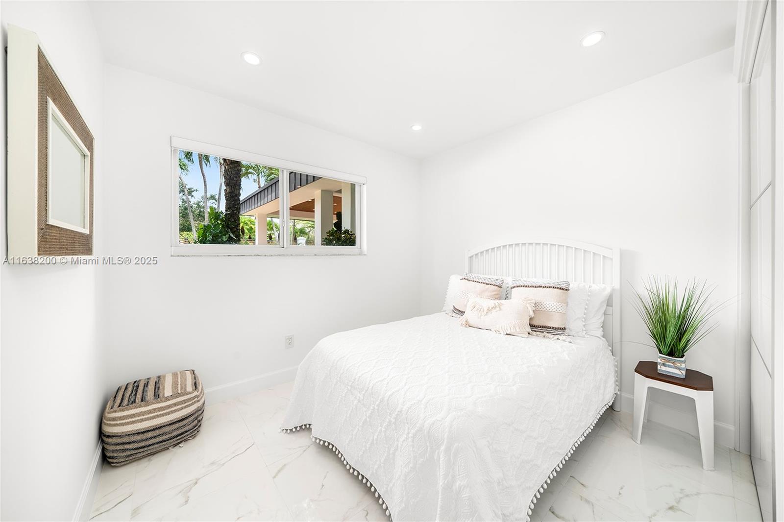 MARIEL GROVE VIEW - Residential