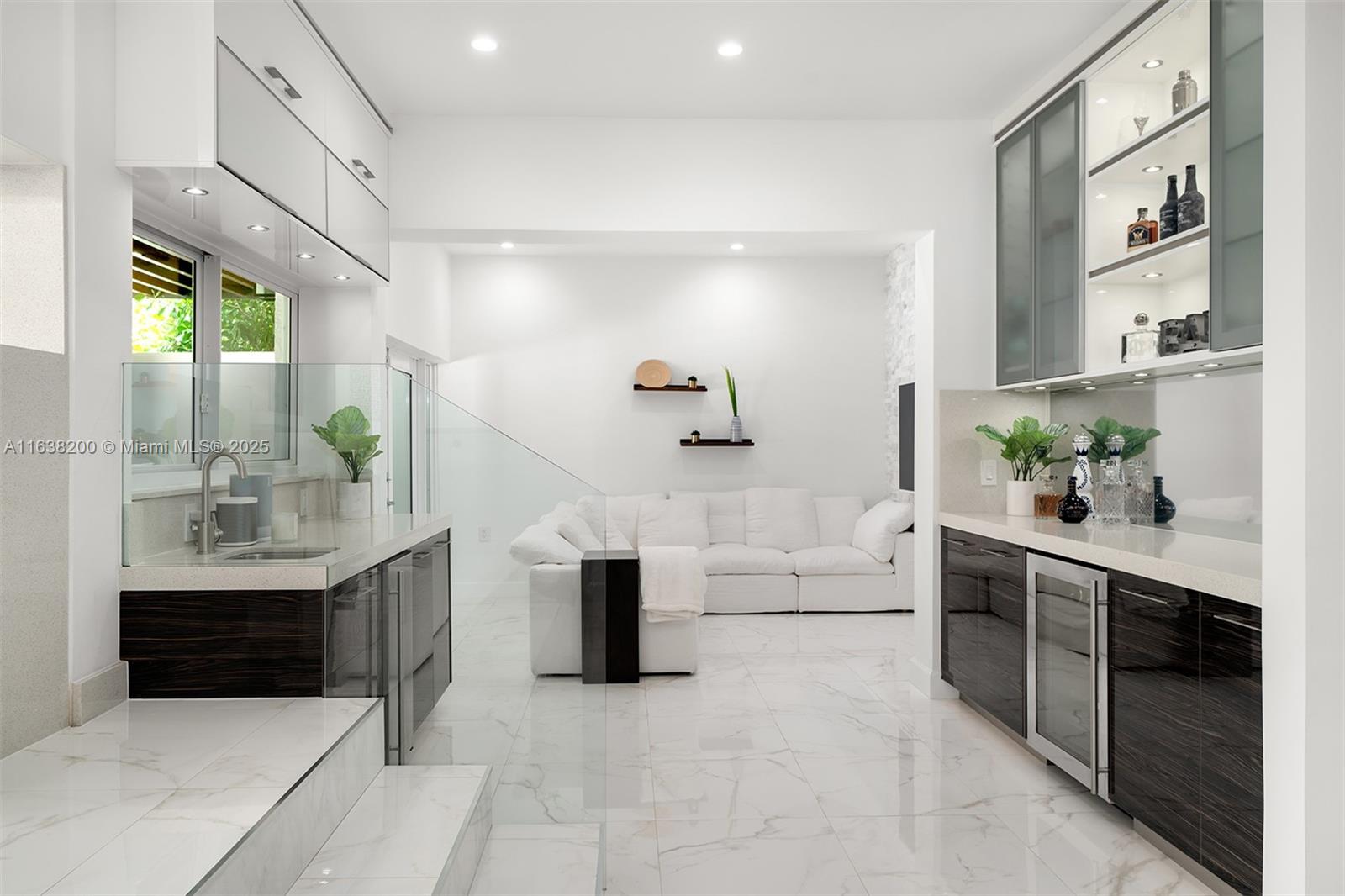 MARIEL GROVE VIEW - Residential