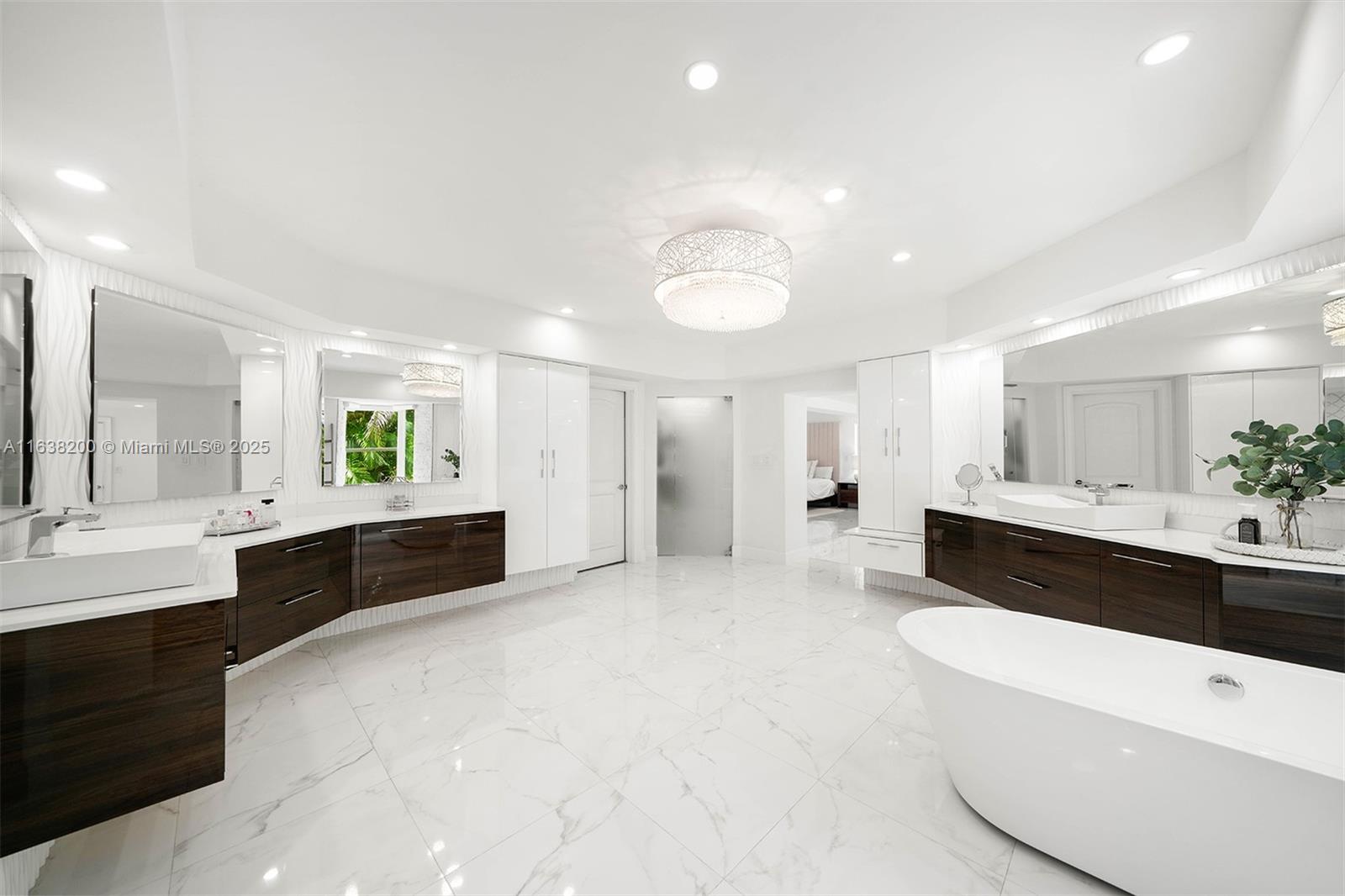 MARIEL GROVE VIEW - Residential