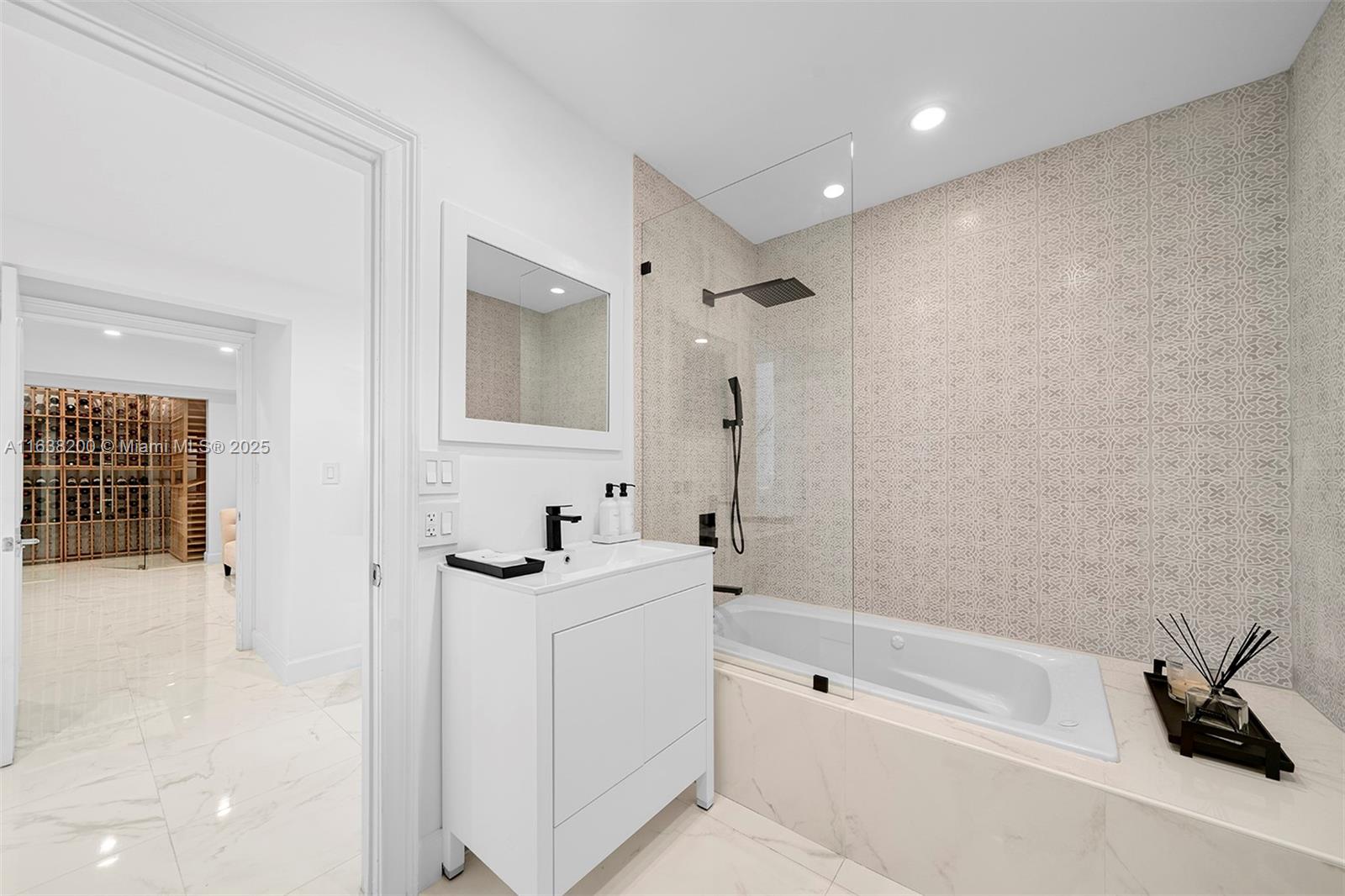 MARIEL GROVE VIEW - Residential