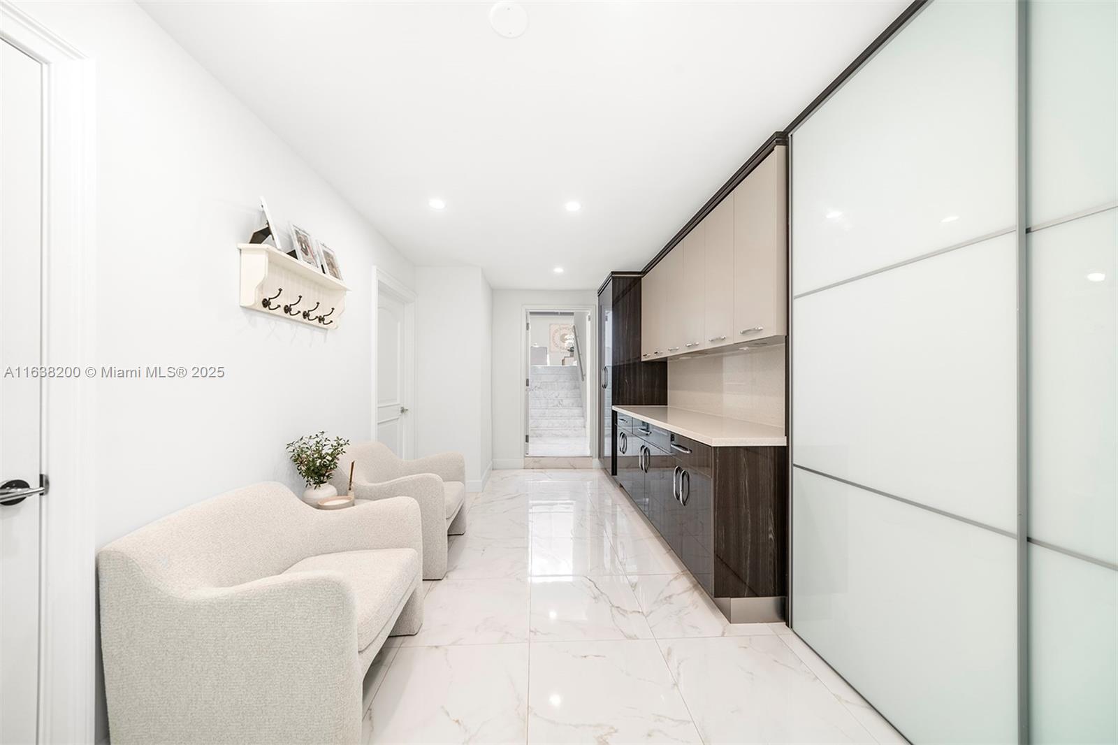 MARIEL GROVE VIEW - Residential