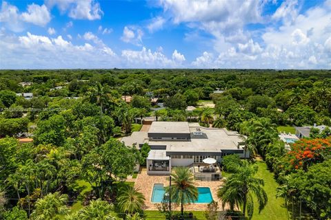 A home in Pinecrest