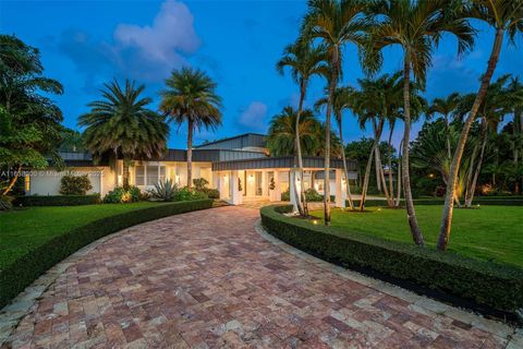 A home in Pinecrest