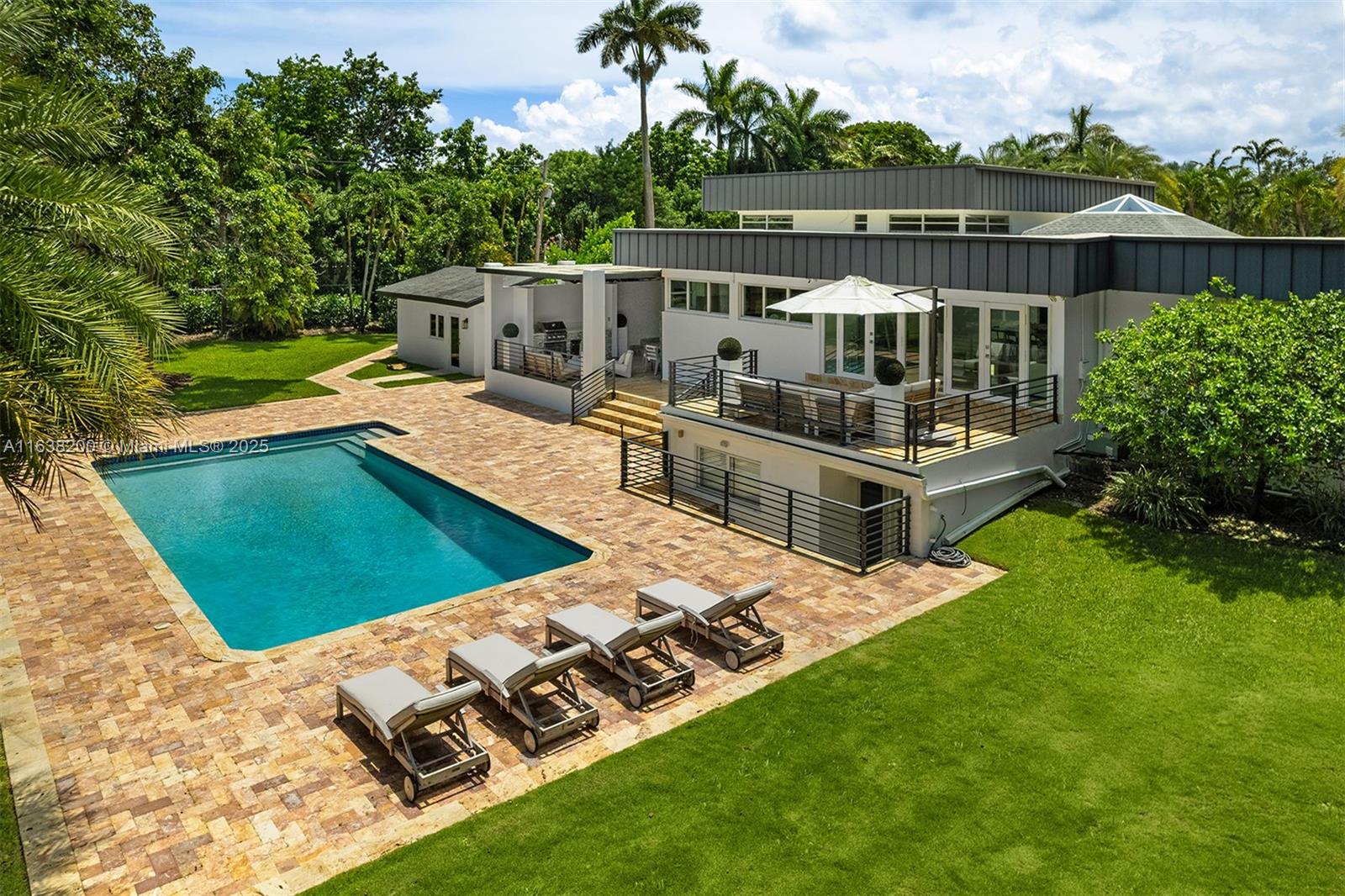 MARIEL GROVE VIEW - Residential
