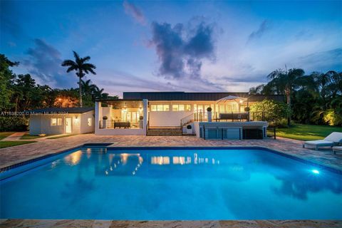 A home in Pinecrest