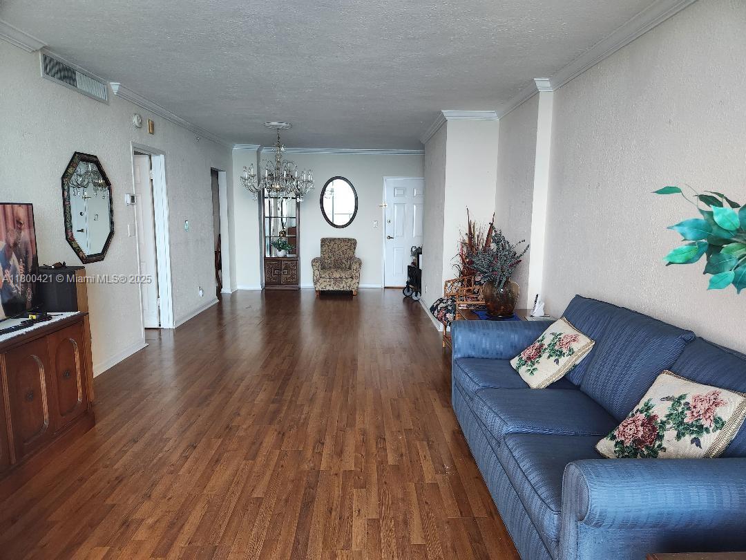 WAVE CONDO - Residential