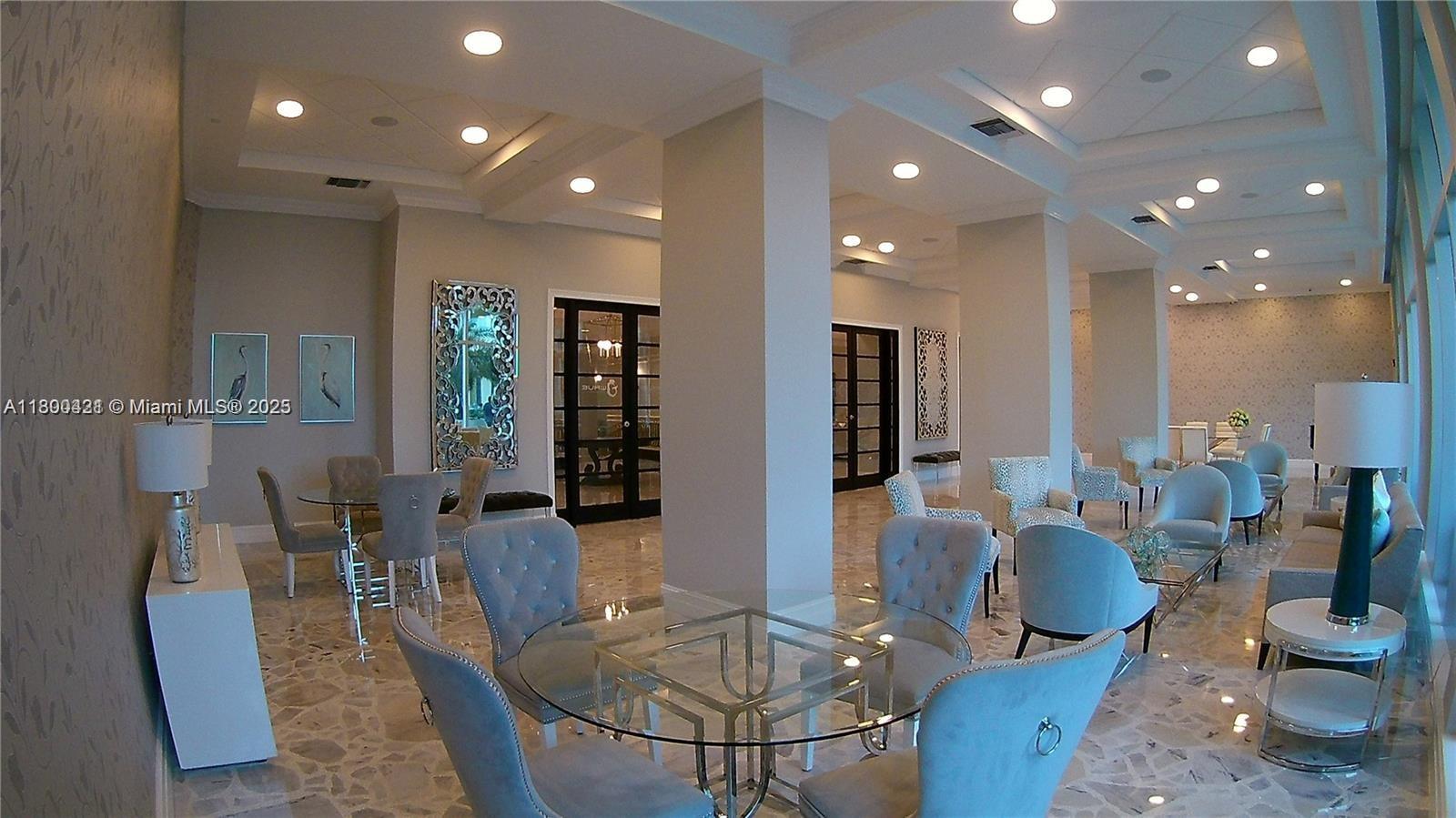 WAVE CONDO - Residential