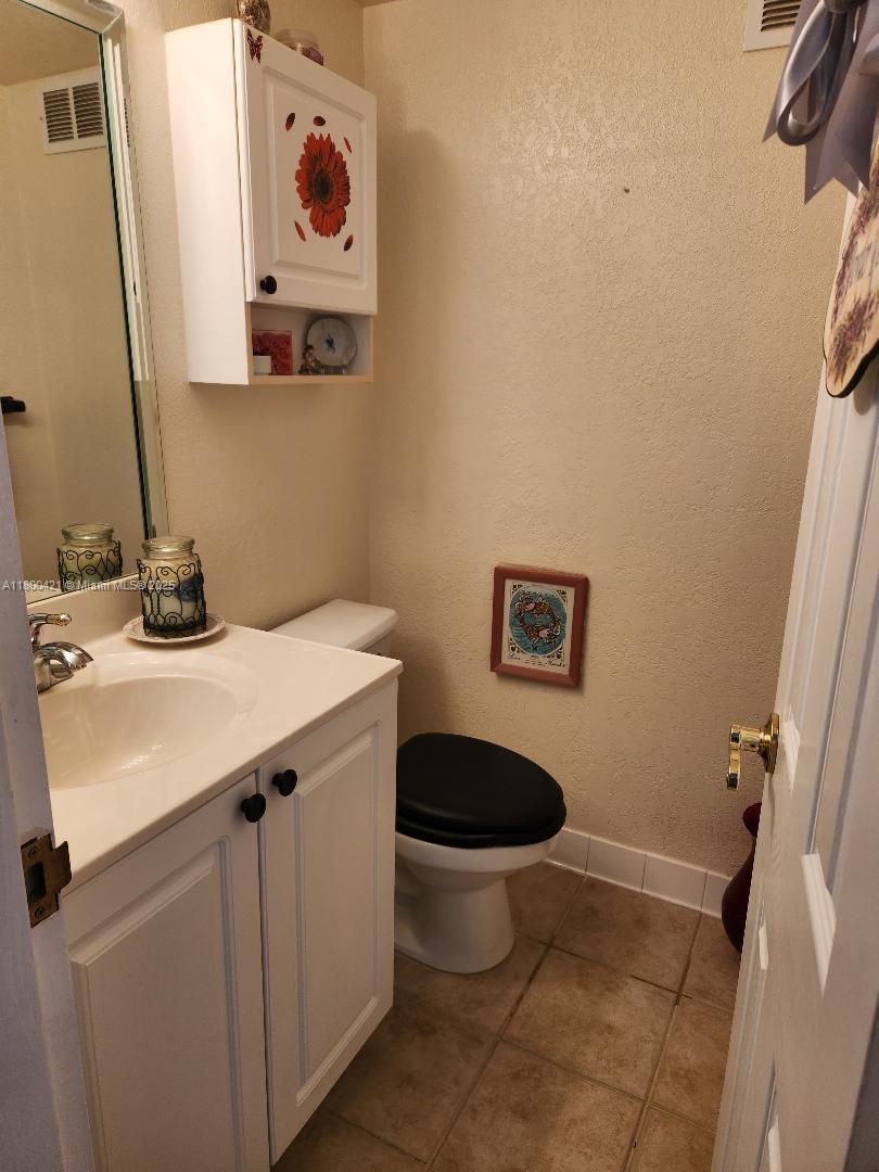 WAVE CONDO - Residential