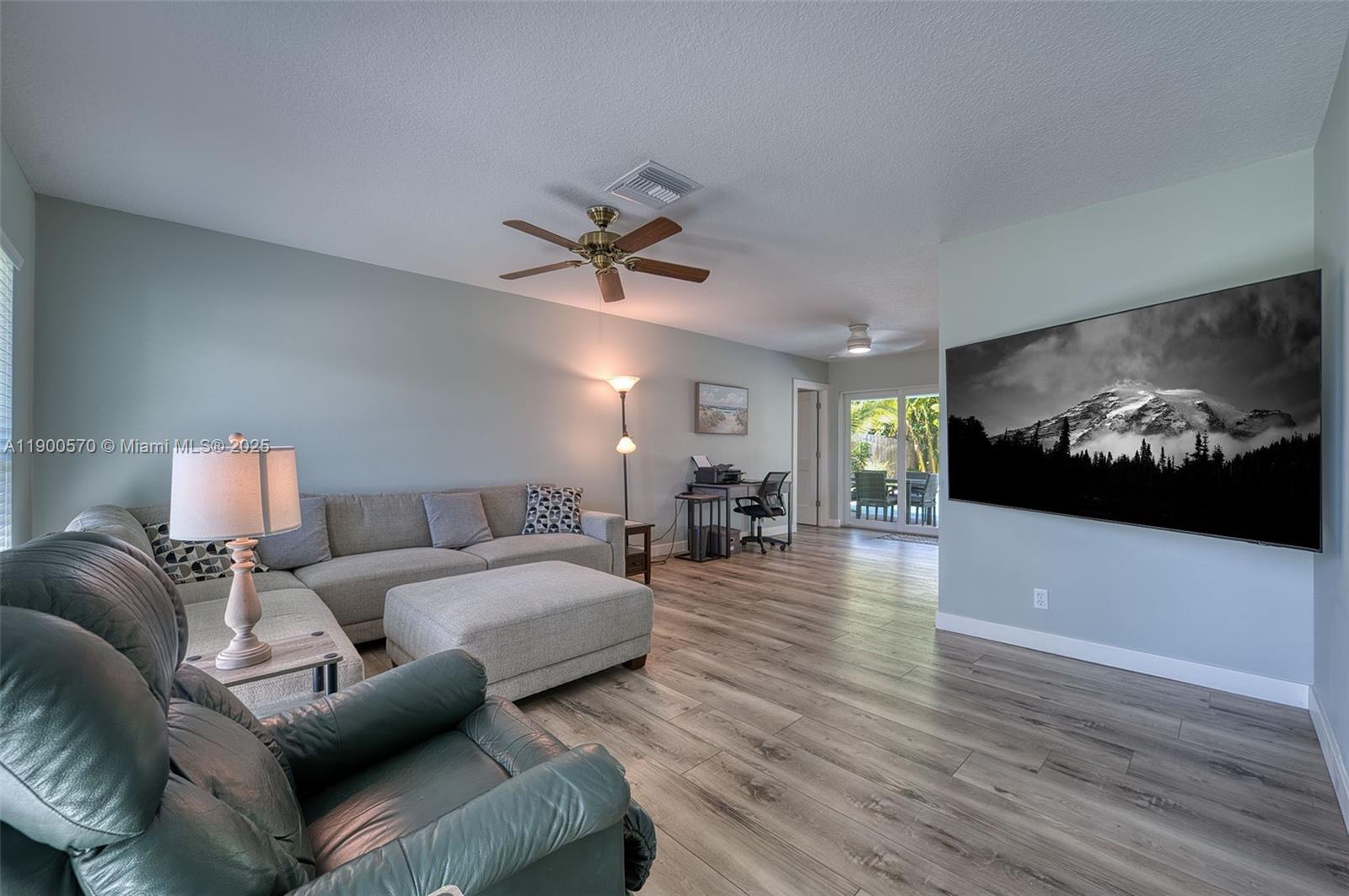 YACHTMANS COVE - Residential