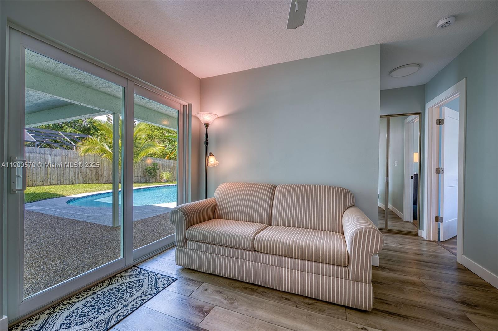 YACHTMANS COVE - Residential