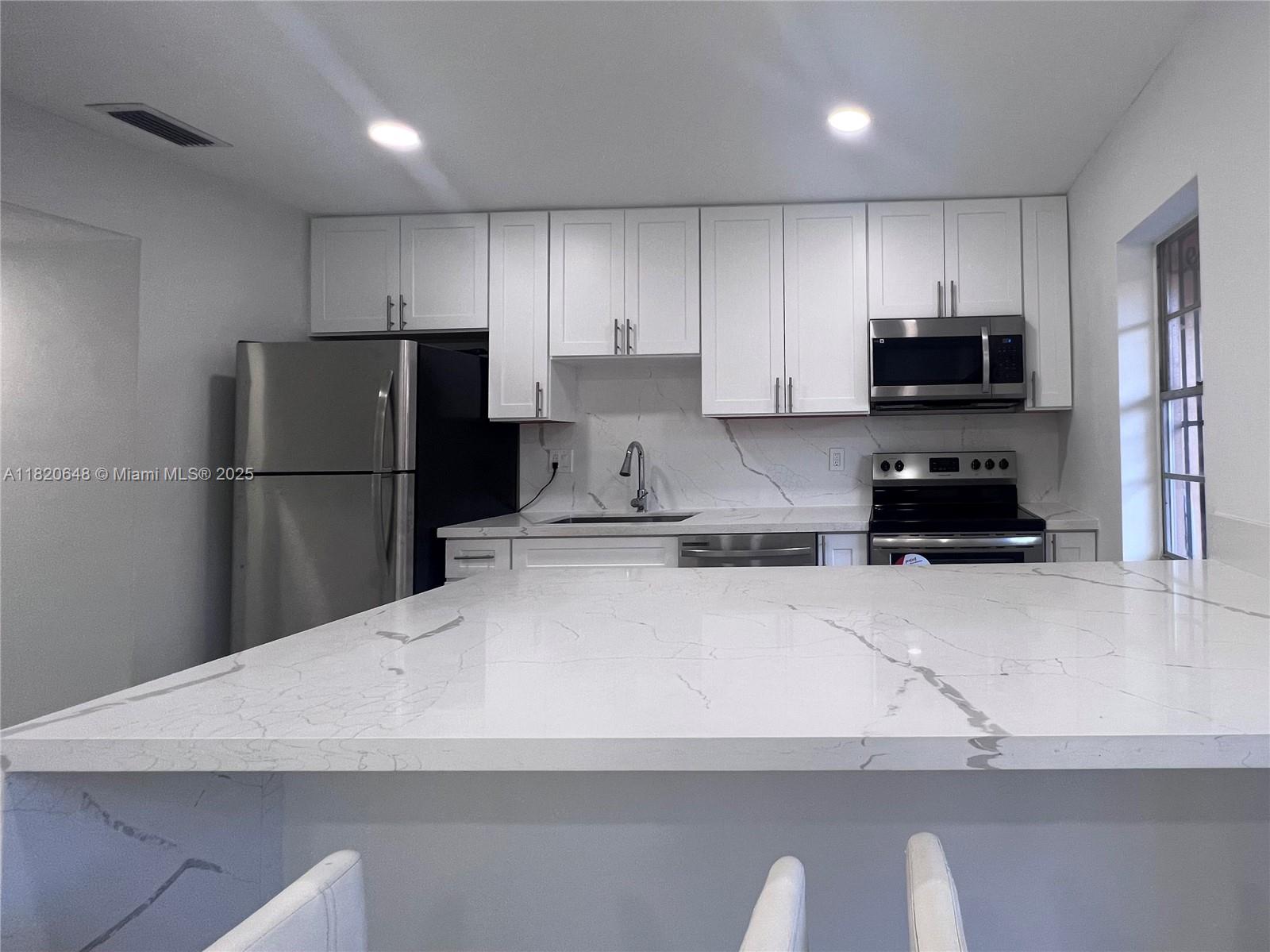 LESLIE ESTATES SEC SEVEN - Residential Lease