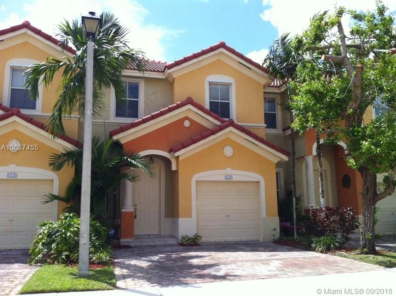 Spacious Townhome for Rent in Miami. Located in Kendall, booming suburban area in Miami. Near West Kendall Baptist Hospital, Krome Avenue, dining and shoping. Great Schools (Public, Charter & Priavate). Tile in living areas. Easy to show!