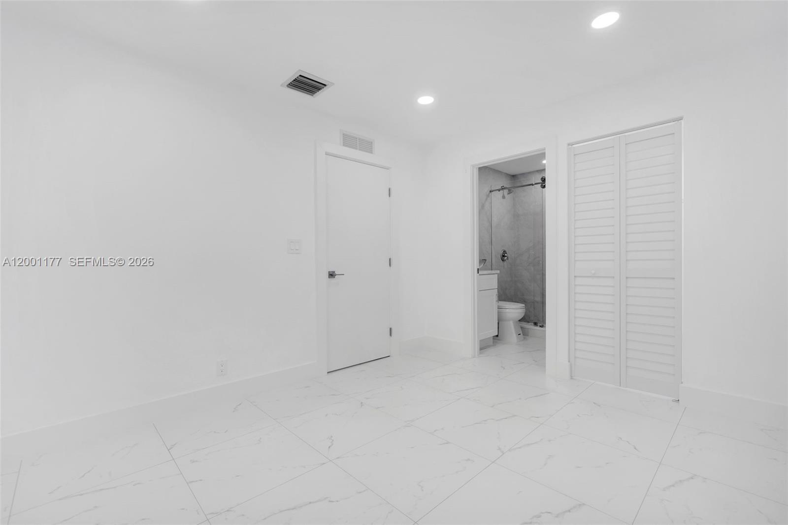 COMMONWEALTH ESTATES - Residential Lease